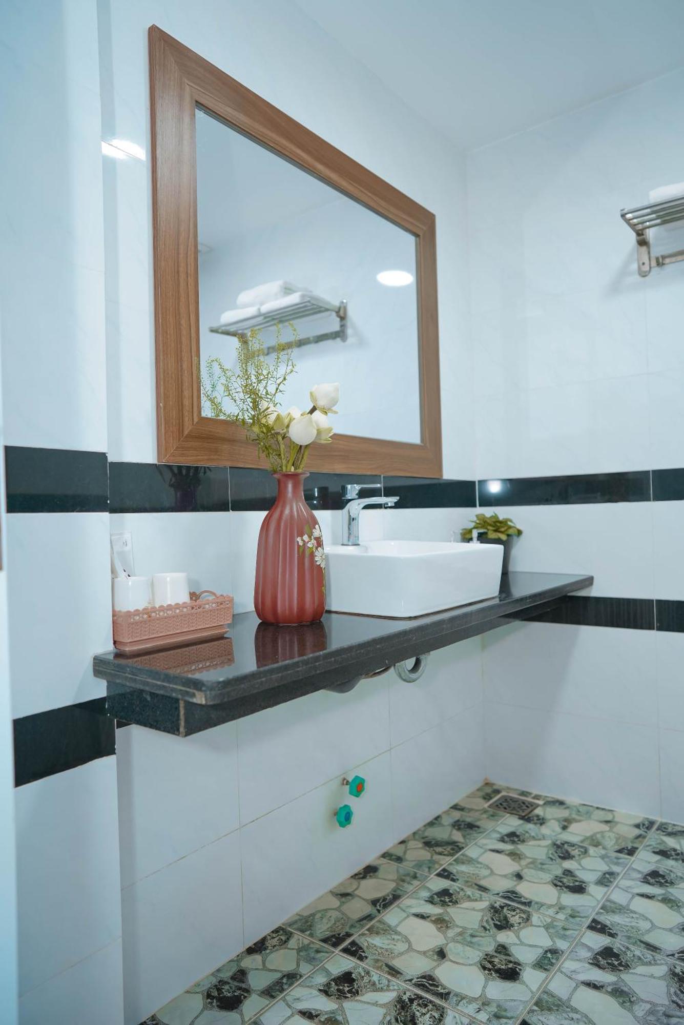 Tuan Ninh Hotel I Chi Khu Co Ong Екстер'єр фото