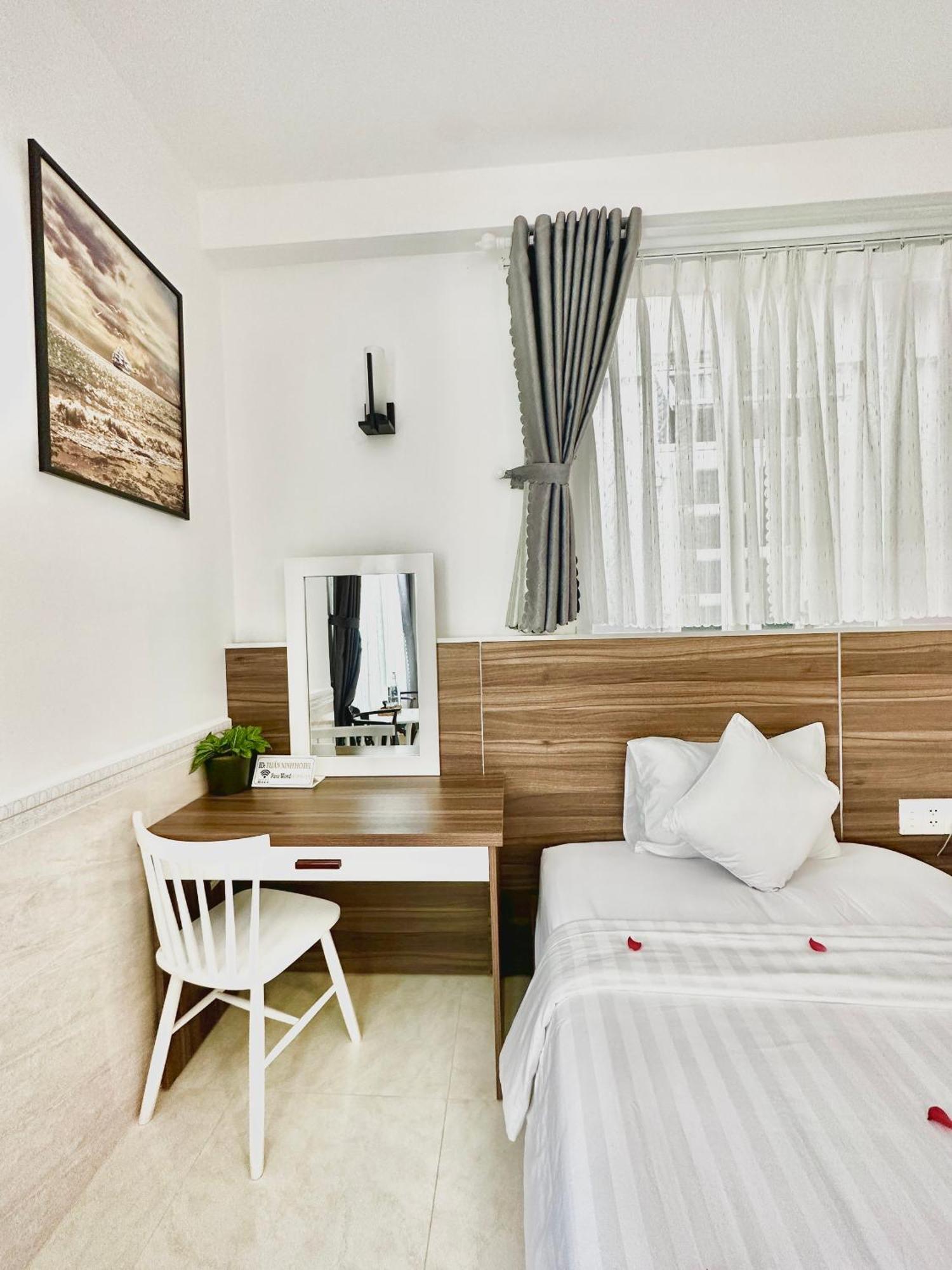 Tuan Ninh Hotel I Chi Khu Co Ong Екстер'єр фото